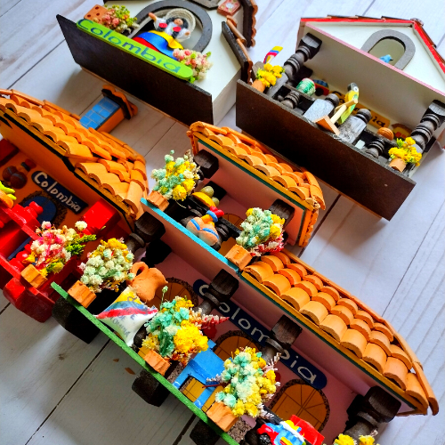 Colombian house wall decor / Casitas